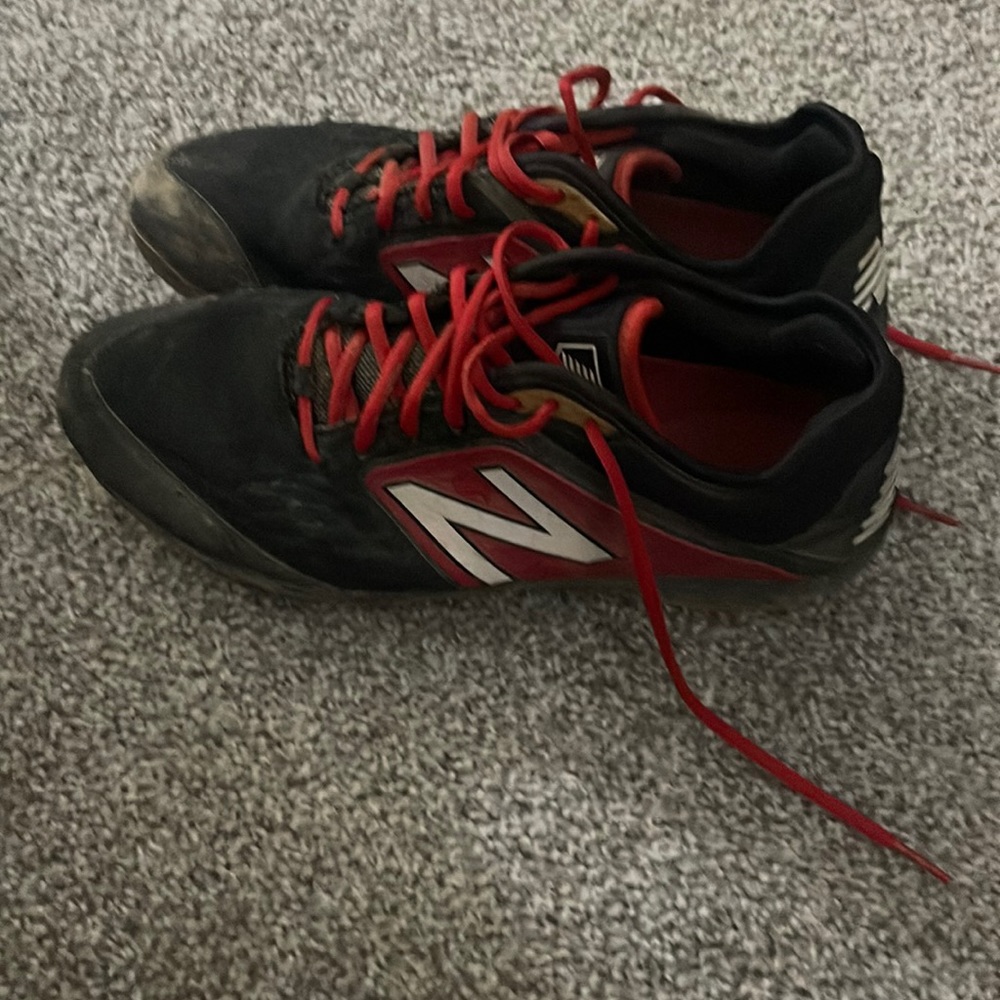 New balance men’s cleats